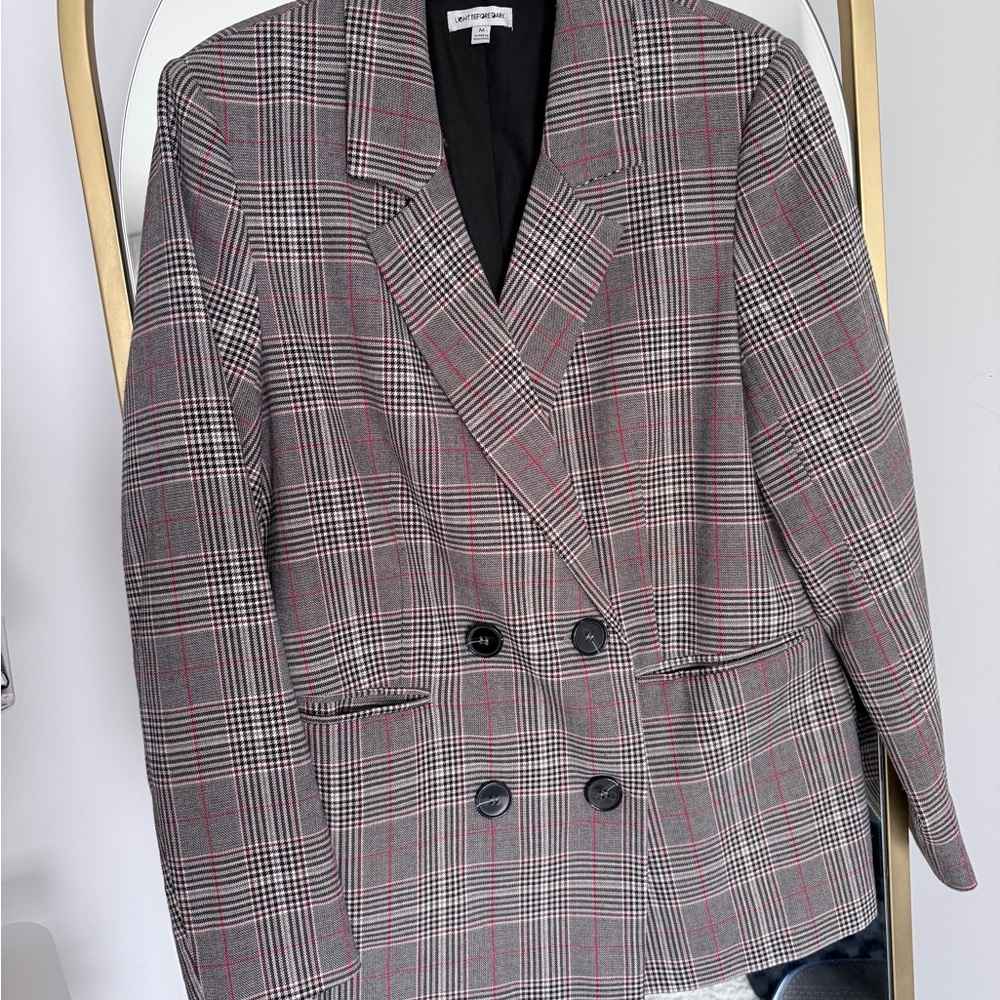 Chic Plaid Double-Breasted Blazer
